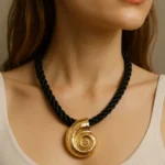 Collar Caracola Dorada Oceanía – ERYNA