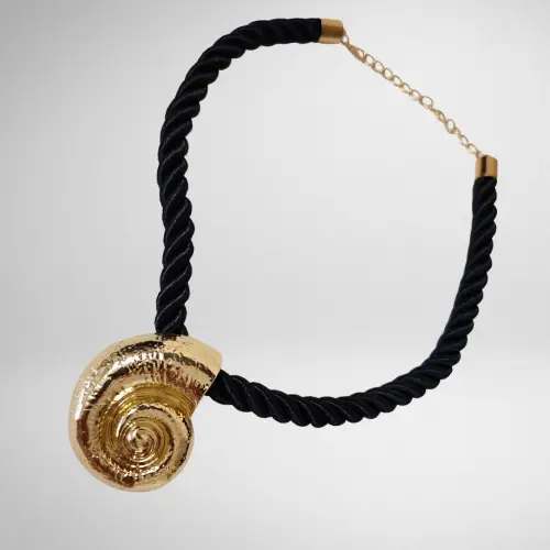 Collar Caracola Dorada Oceanía – ERYNA