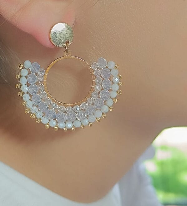 PENDIENTES ERYNA MEDIA LUNA DE CUENTAS