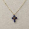 Colgante Cruz ERYNA en piedra azul con cadena dorada de acero