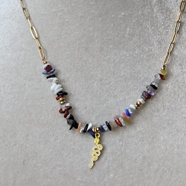 collar-eryna-acero-dorado-piedras-naturales-serpiente