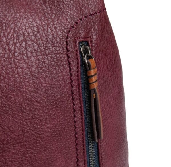 Mochila IRENE ILR230308 color granate con asas marrones