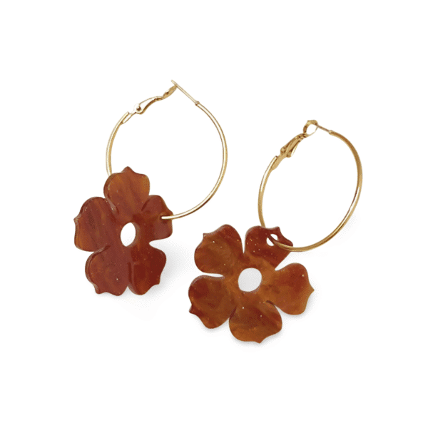 Pendientes aro dorado con flor de resina ámbar ERYNA