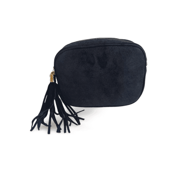 Bolso negro de piel auténtica con flecos visto de frente
