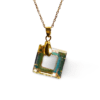Collar ERYNA cuadrado geométrico de cristal blanco con cadena dorada