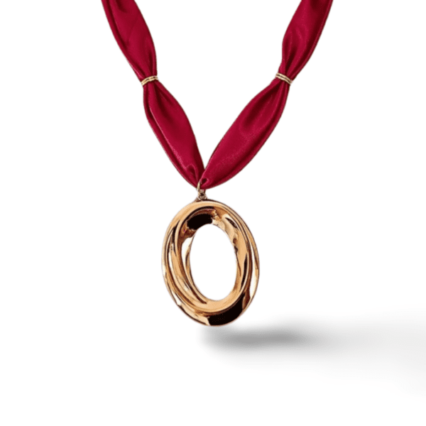 Collar ERYNA elipse dorada con cinta roja