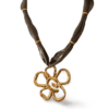 COLLAR ERYNA FLOR DORADA CON CINTA TEXTIL