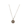 collar-eryna-acero-inoxidable-circular-piedra-blanca 2 Collar ERYNA plateado con medallón circular y piedra blanca sobre fondo neutro