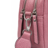 detalle cremalleras bandolera rosa ERYNA doble compartimento efecto piel