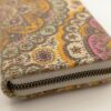 Detalle tejido cartera estampada