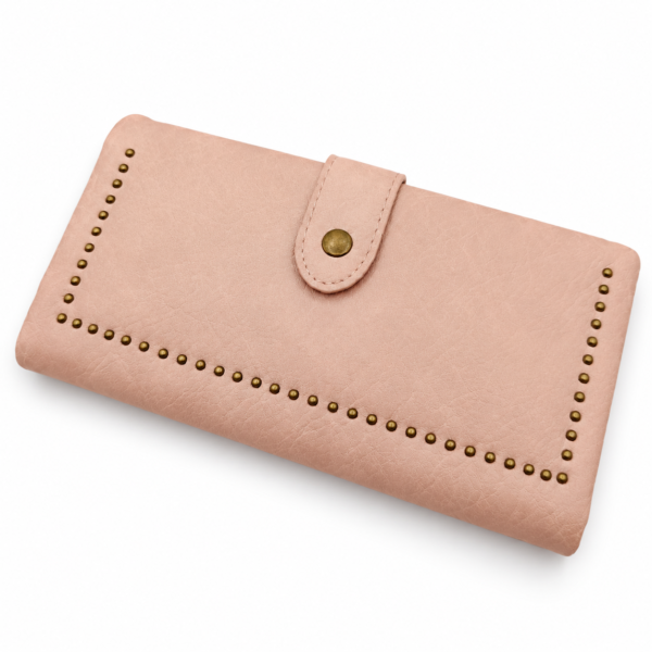 Cartera de mujer rosa con tachuelas estilo vintage