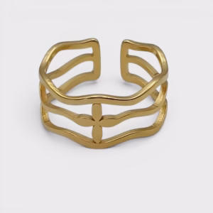 Anillo triple onda floral Eryna acero dorado fondo blanco