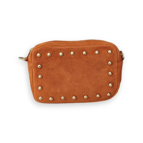 Bolso bandolera pequeño de ante color teja con tachuelas doradas