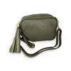 Bolso bandolera ERYNA de piel verde con correa regulable Bolso de piel verde con borla y correa de piel regulable